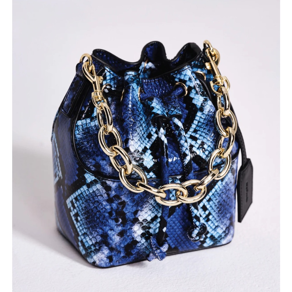 NEW Condition MAX+min Bonnie Blue Snakeskin Bucket Crossbody Bag